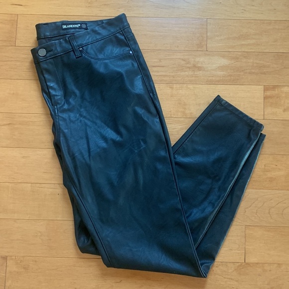 Blank NYC Faux Leather Skinny Pants, Black, Women size 32 - Picture 16 of 17